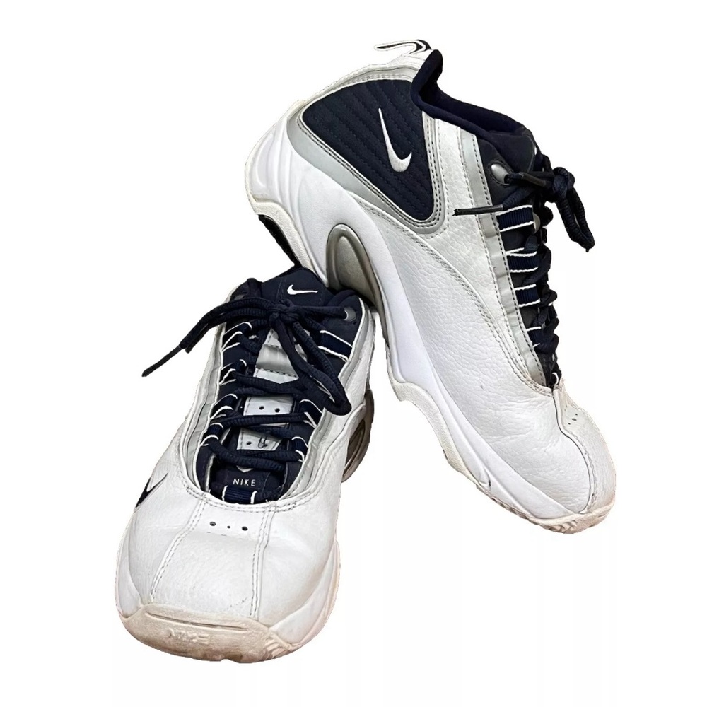 Nike Triple Clutch Men Size 7.5 Mid Top White Navy Blue Sneaker Shoes